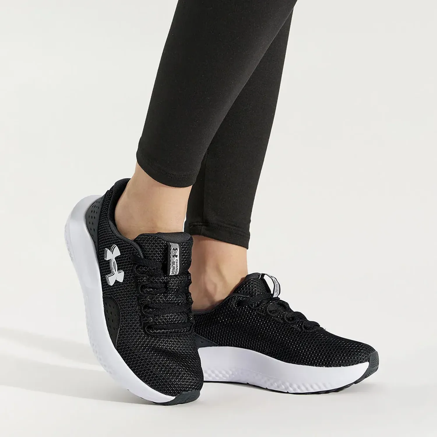 Under Armour alt=