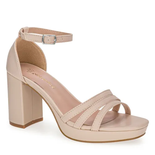 Platanitos Beige de Mujer modelo Sandalia Dama Svp Fergie beiges sintéticos mujer 2025052216284349311 Sintético Sintético