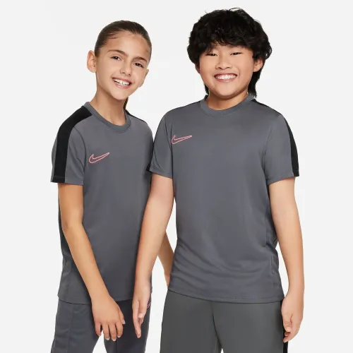 Nike Gris de Niño modelo Camiseta Futbol Juvenil Dri-Fit Academy grises niño 2025081617462750849  