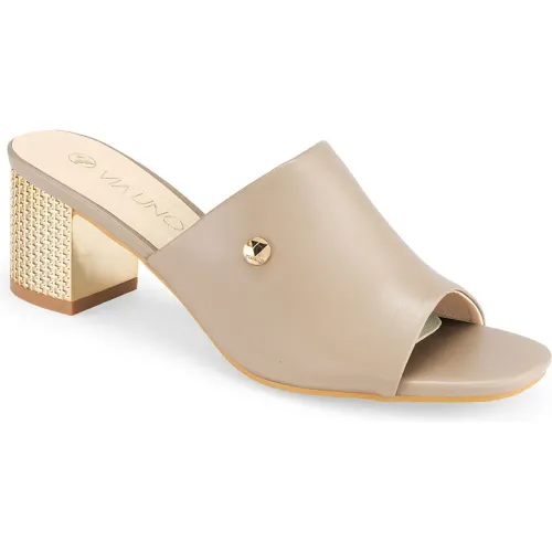 Color Beige