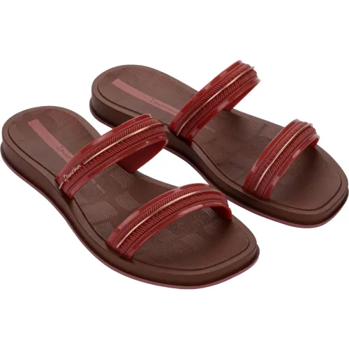 Color Marrón / rojo