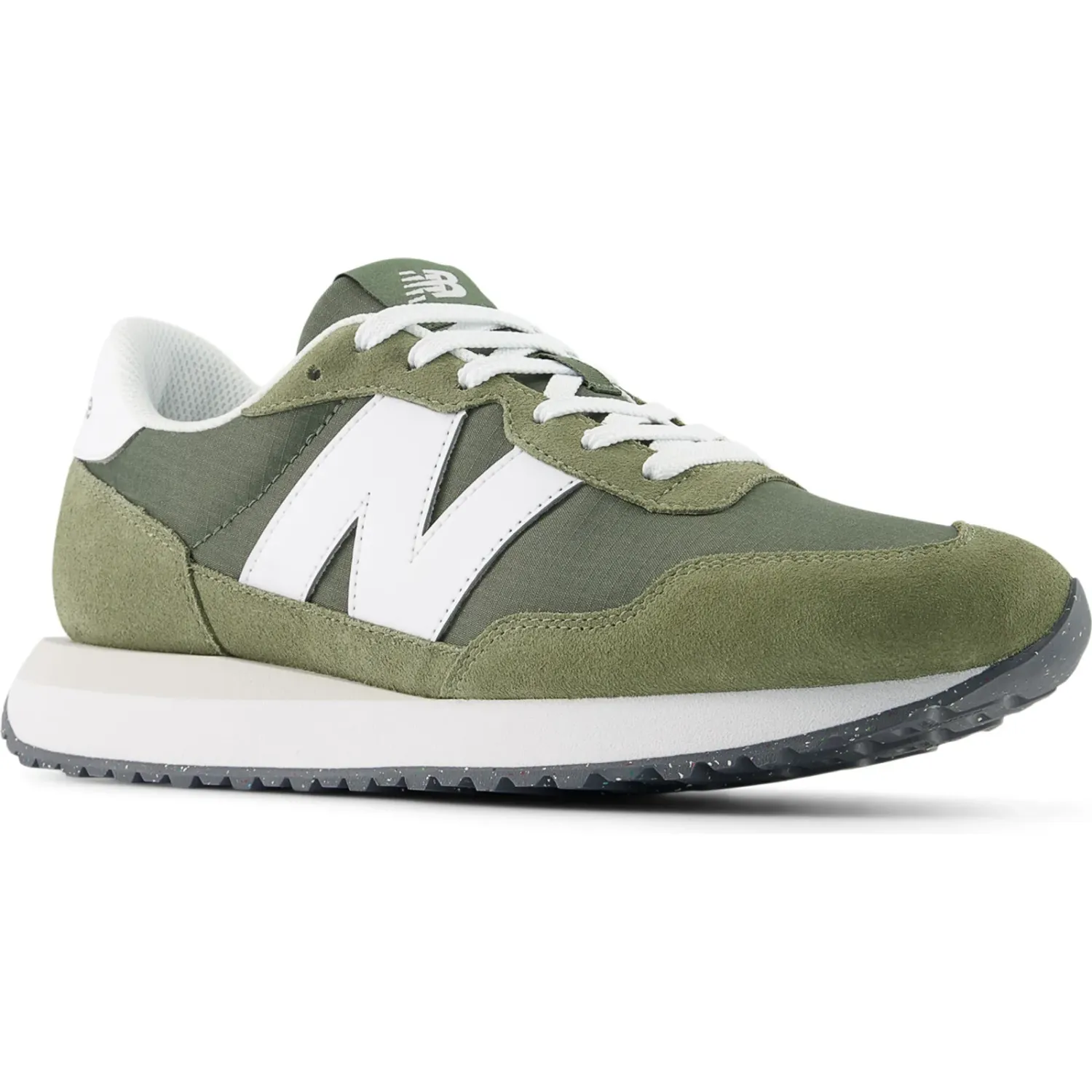 New Balance alt=