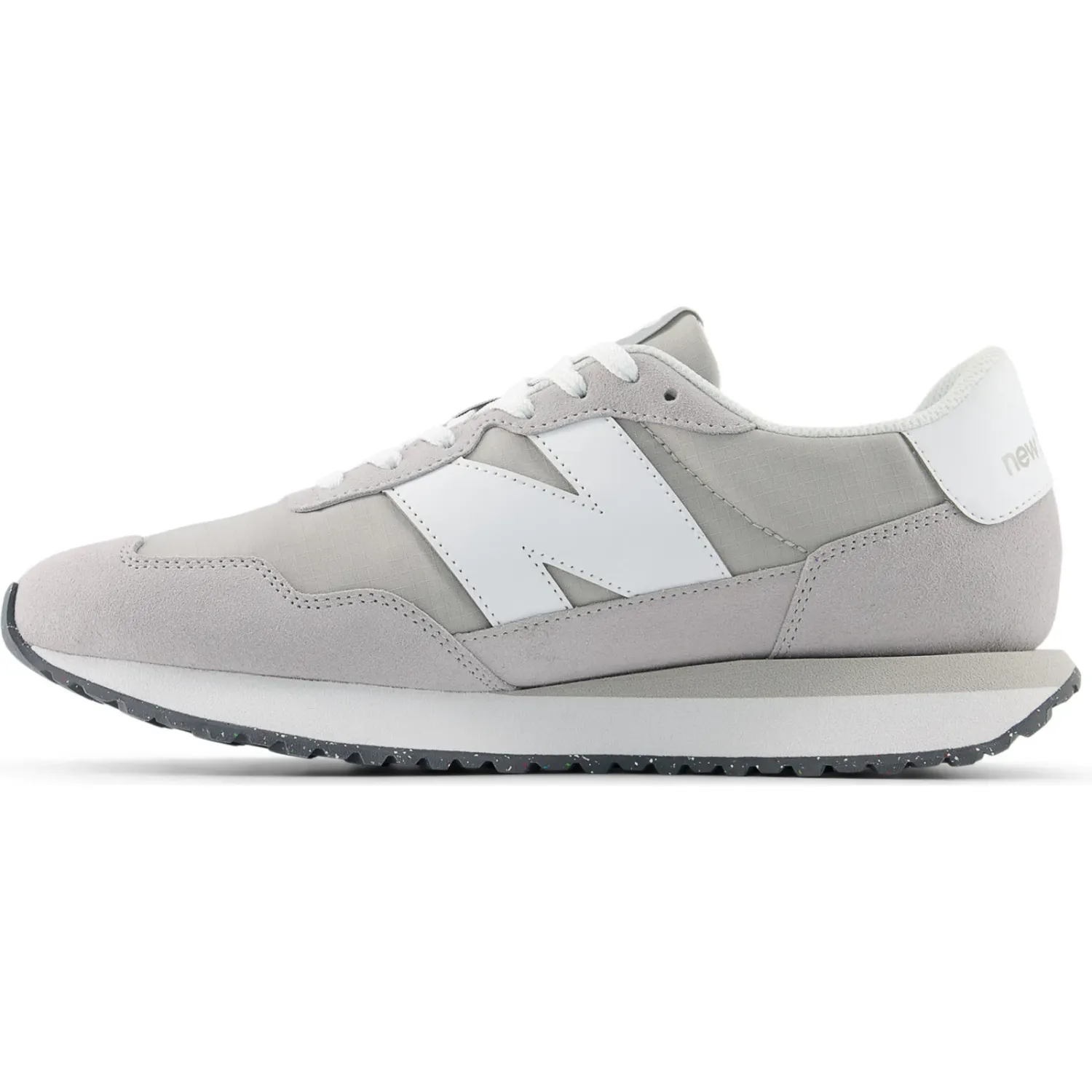 New Balance alt=