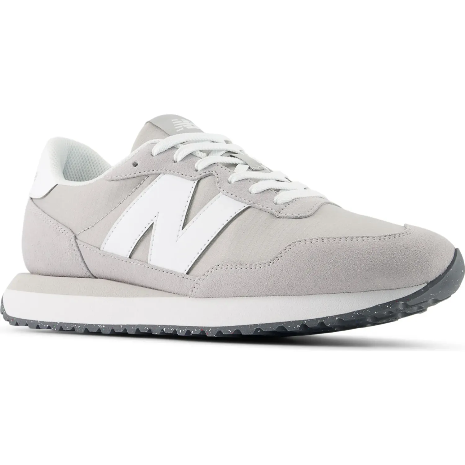 New Balance alt=