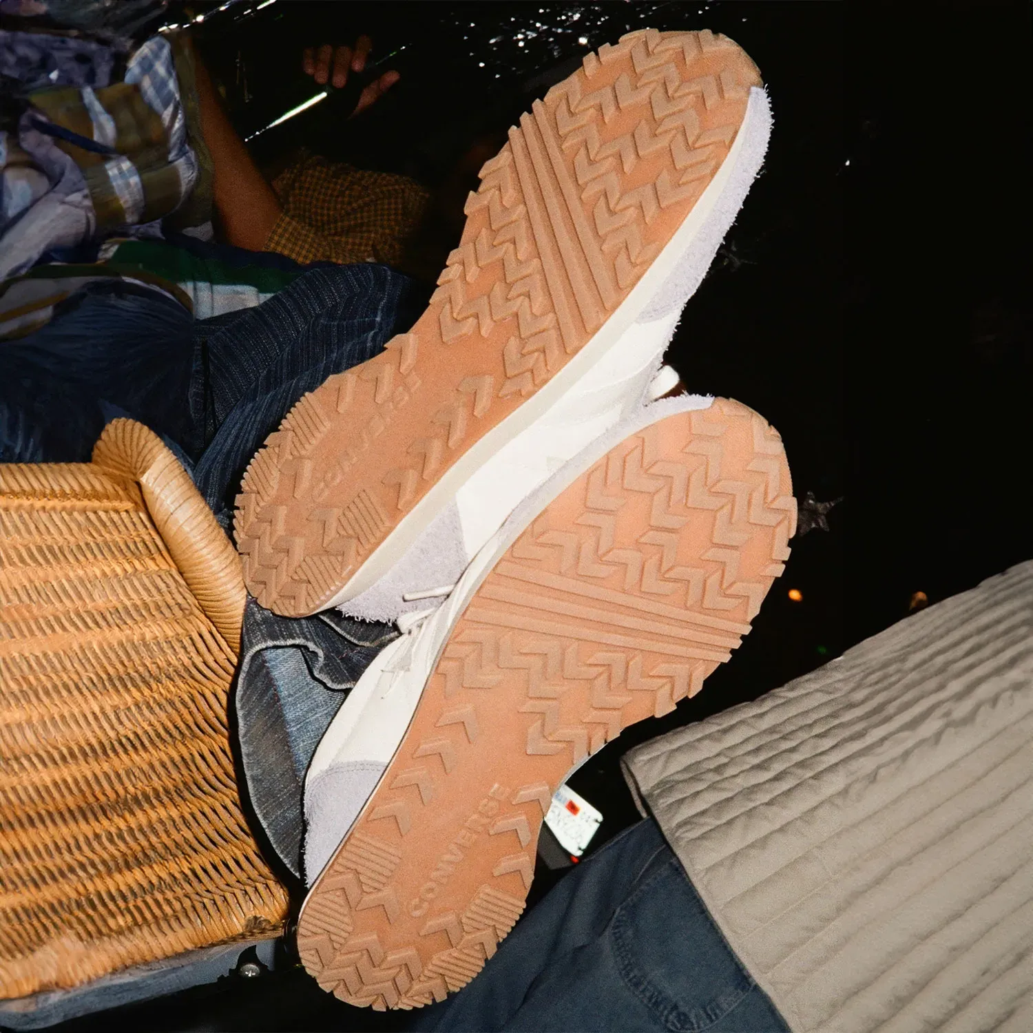 Converse alt=
