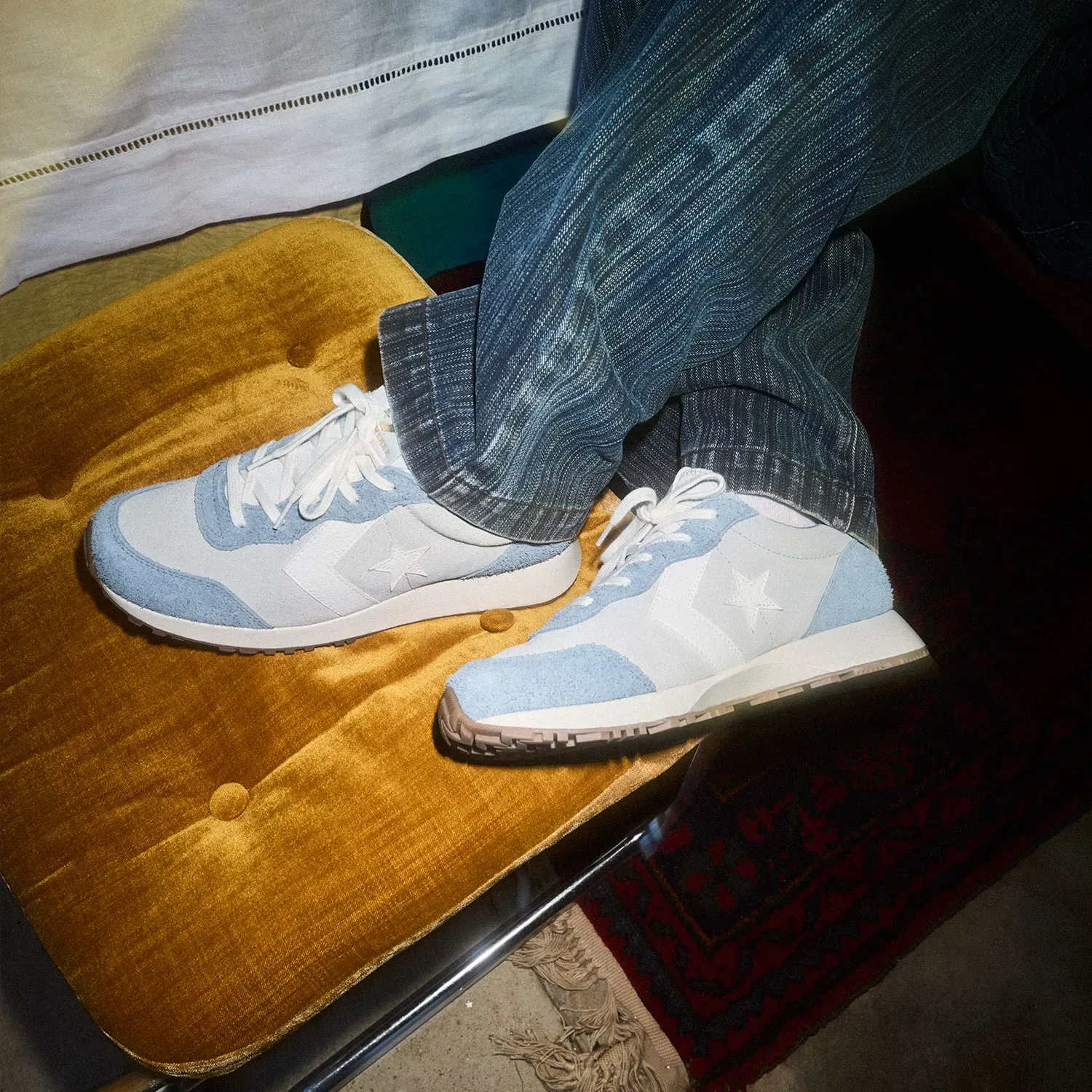 Converse alt=