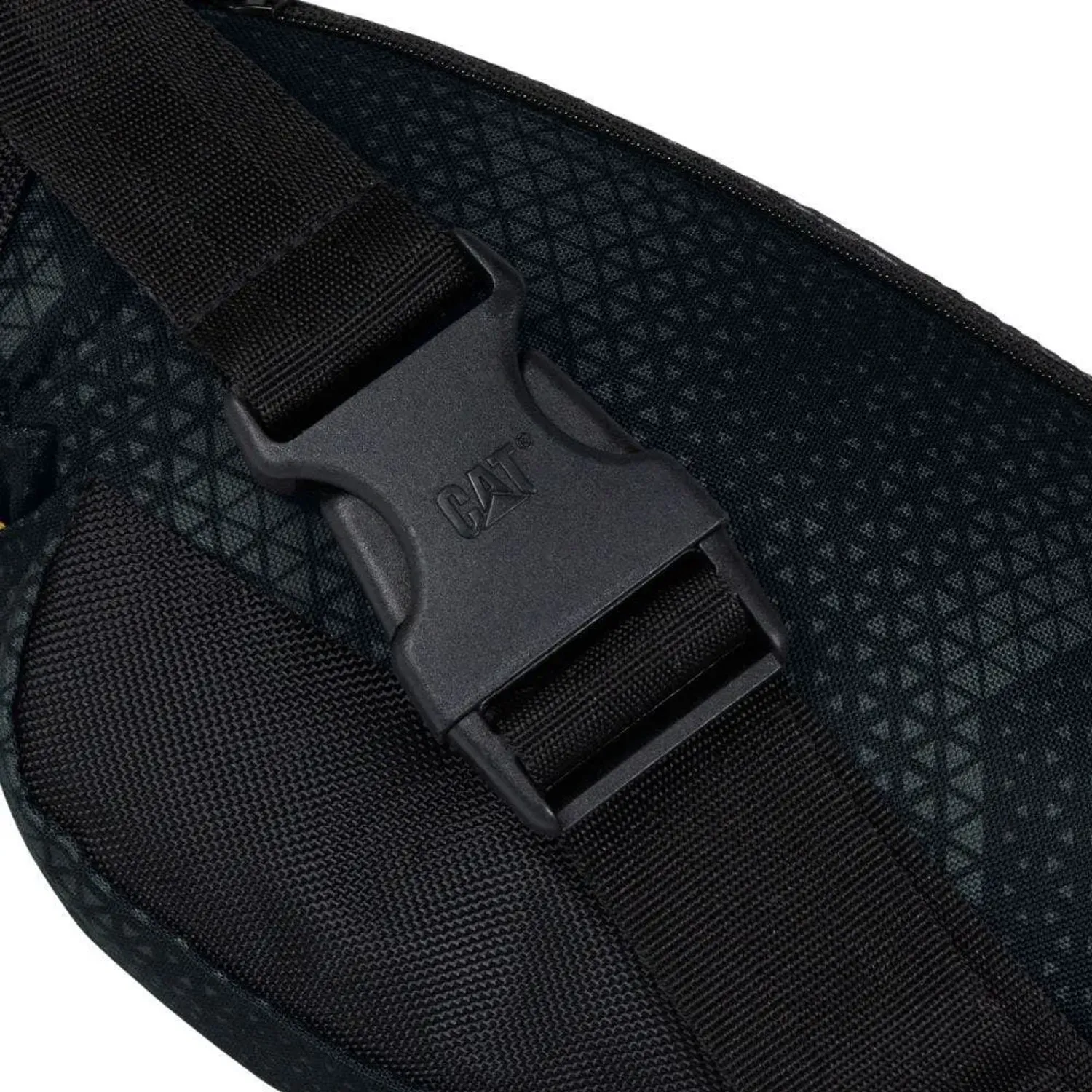 Canguro Cat Deportivo Hombre Raymond Waist Bag color negro | Platanitos