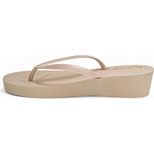 LATINA Sandalia Mujer Futura