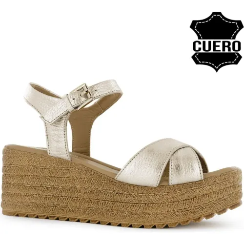 Sandalia Ecco Casual Mujer Mircela03 color dorado | Platanitos