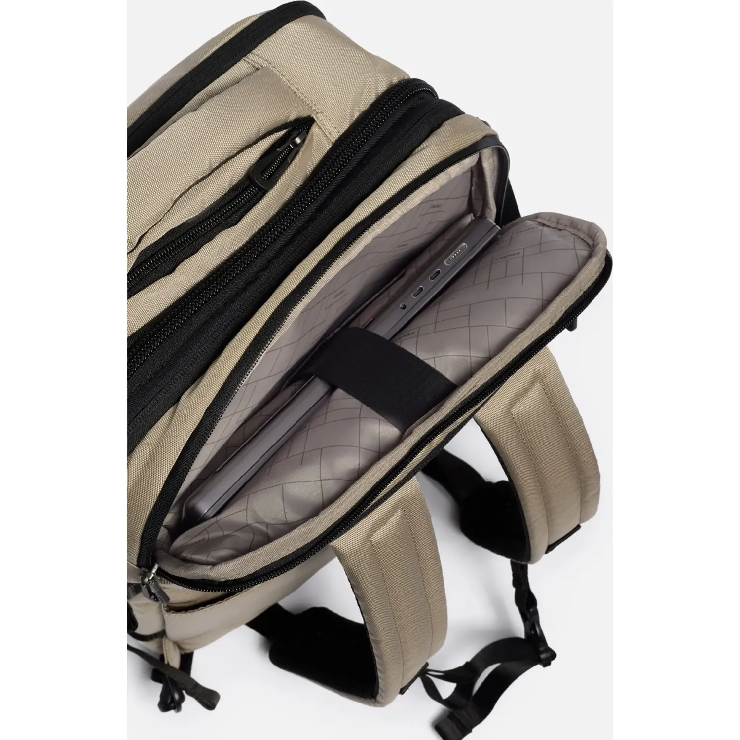 Mochila Crepier Viajera Unisex Preston 3.0 Grande color avena | Platanitos