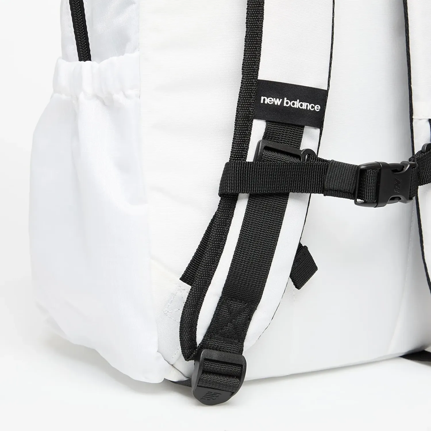 New Balance Mochila New Balance Lifestyle Unisex Essentials color blanco | Platanitos
