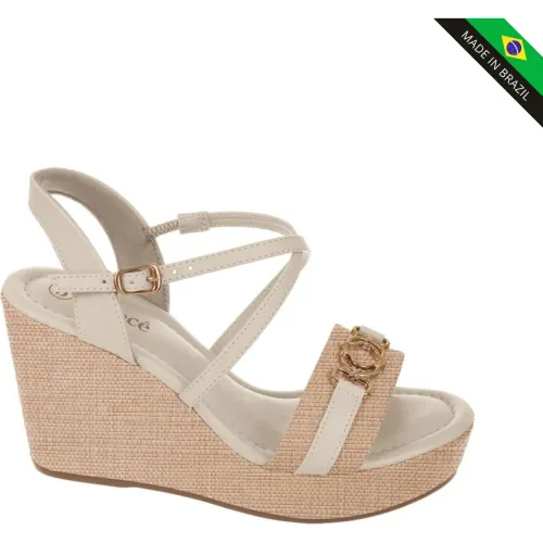BEBECÉ Marfil de Mujer modelo Sandalia Cuña T9213 cremas sintéticos mujer 2025120519460245395 Sintético Sintético