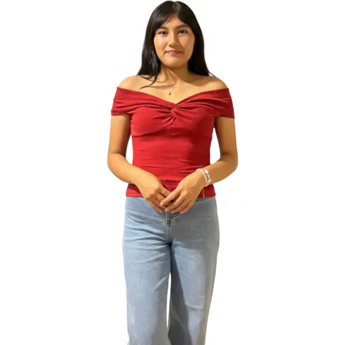 ANGELS Morado de Mujer modelo Blusa Hombros Cruzados Mujer 007b vinos mujer 2026011314564522846  