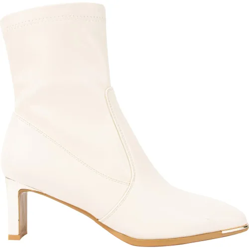 Botin Chabely Mujer 2yi116 color marfil | Platanitos