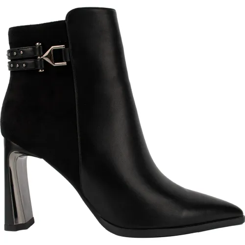 Botin Chabely Mujer 2yi097 color negro | Platanitos