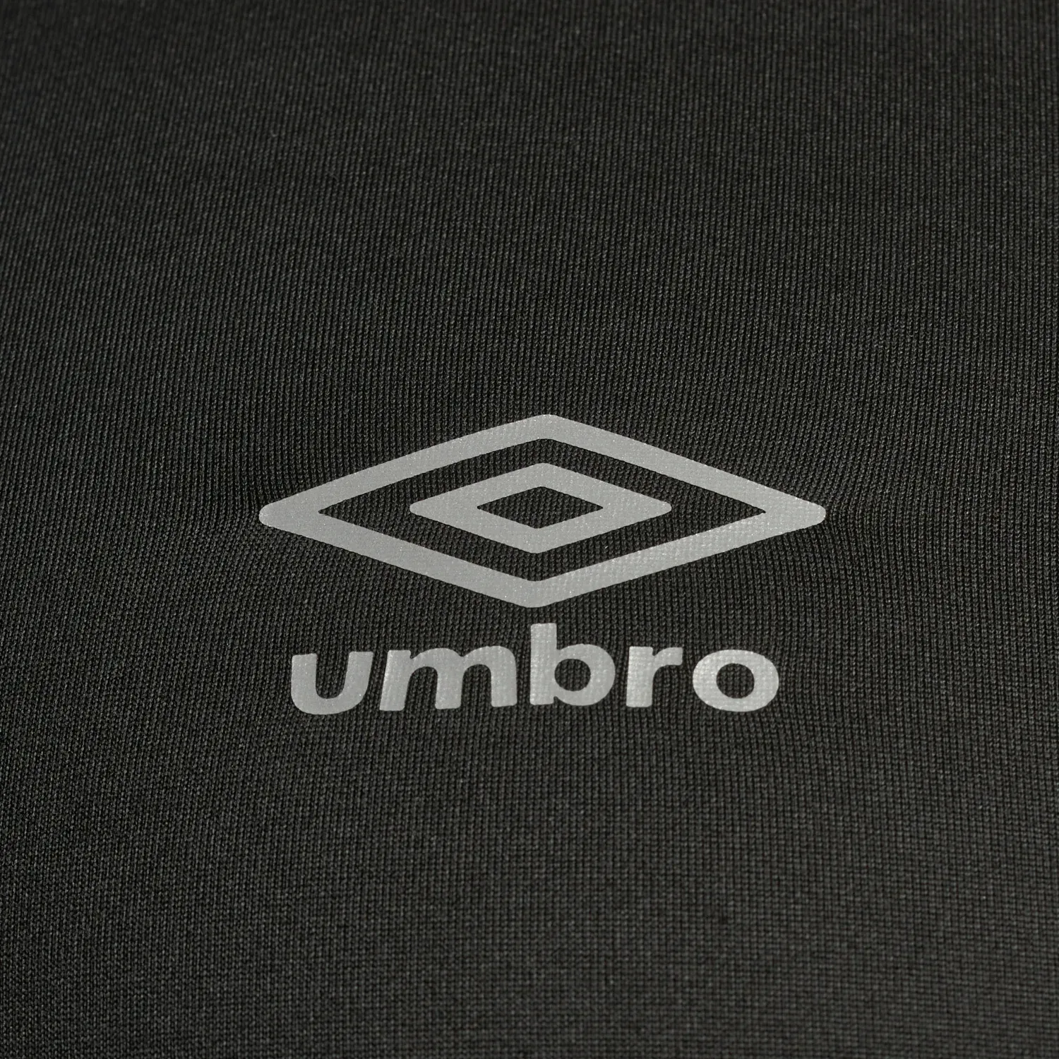 Polo Umbro Deportivo Hombre Ss Core Performance Baselayer color negro | Platanitos