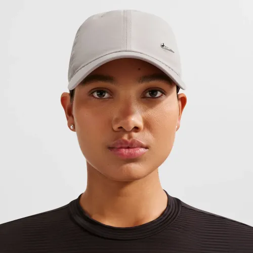 Nike Gorra Sin Estructura Sportswear Unisex Dri-Fit Club Metal Swoosh