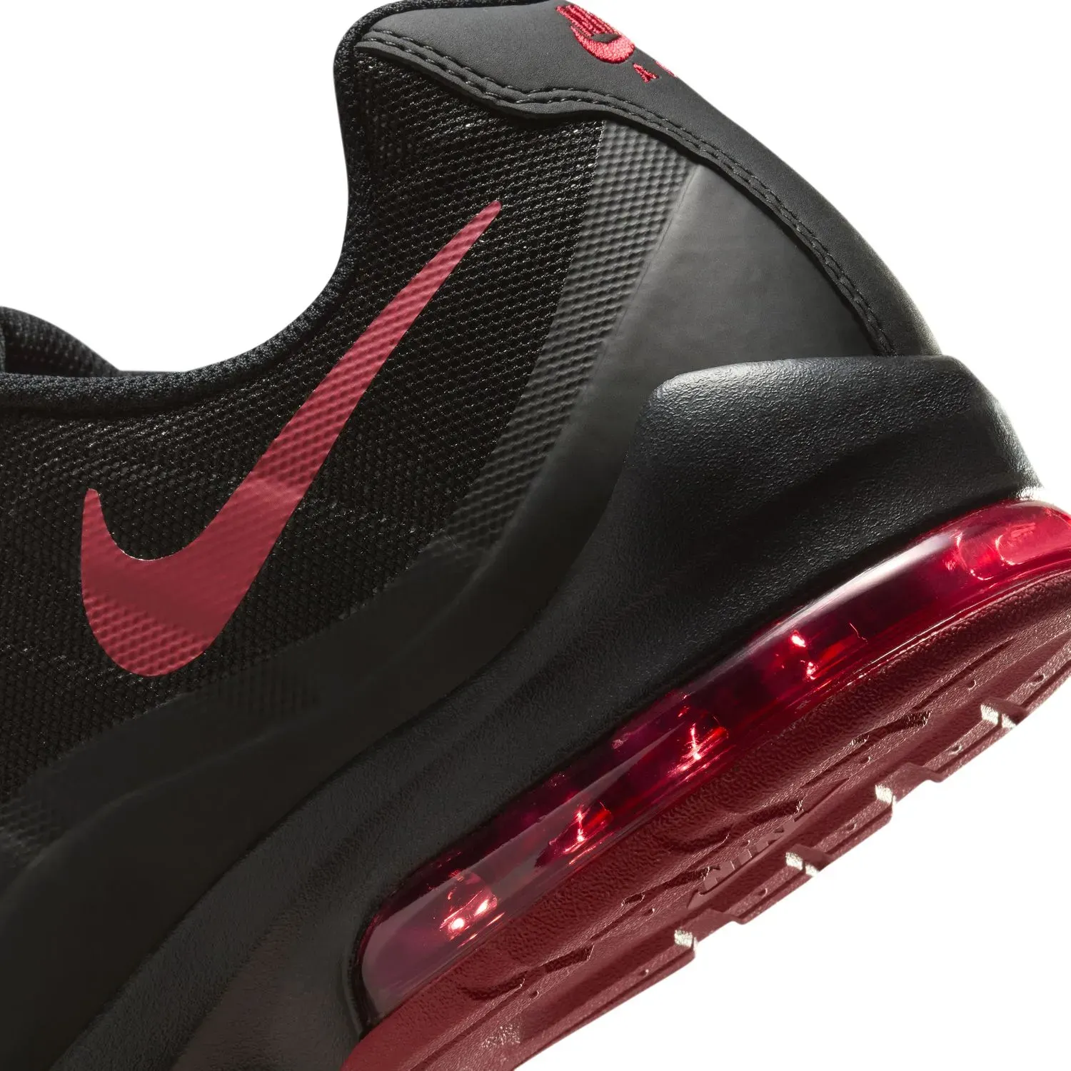 Zapatillas Nike Urbanas Hombre  Air Max Invigor color negro | Platanitos