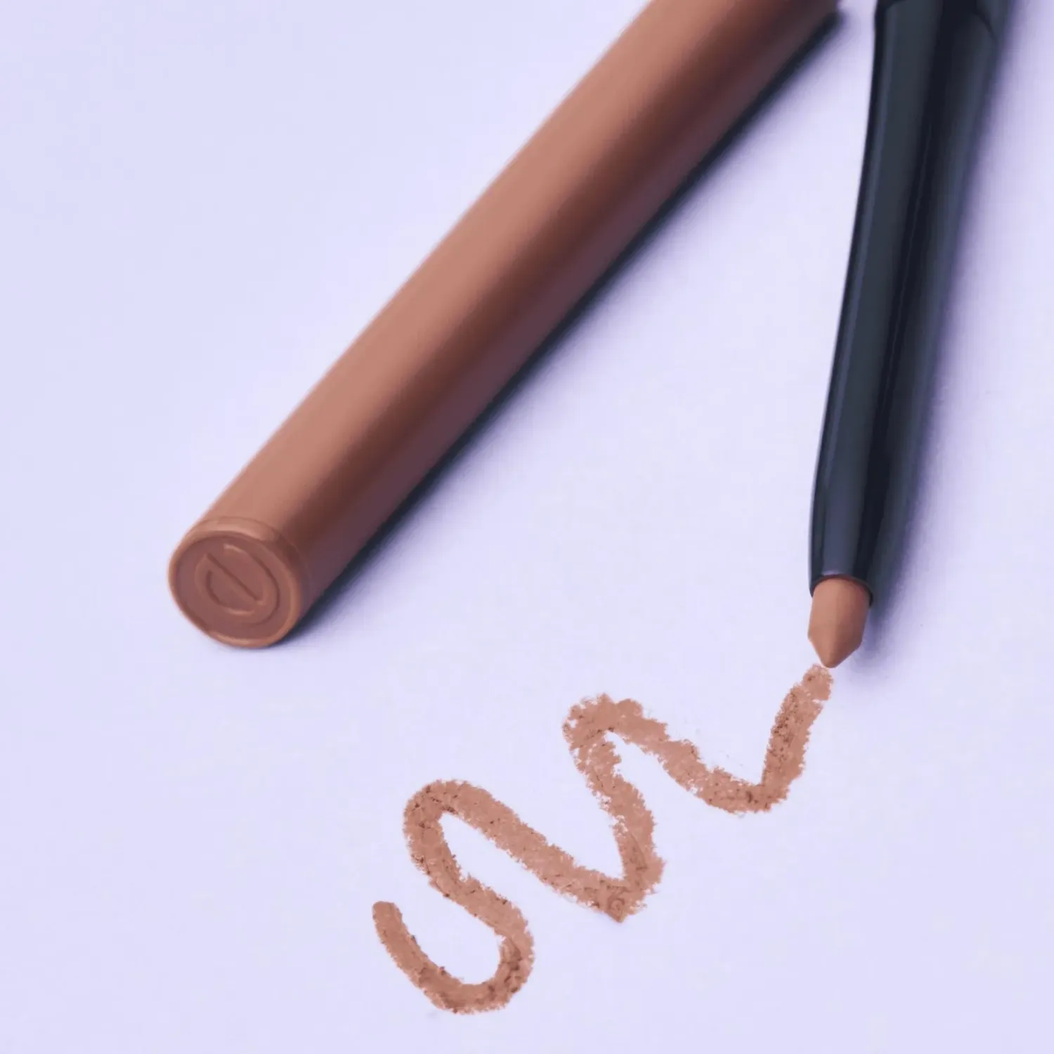 ESSENCE Delineador Essence De Labios 8h Matte Comfort Perfilador De Labios color cinnamon spice | Platanitos