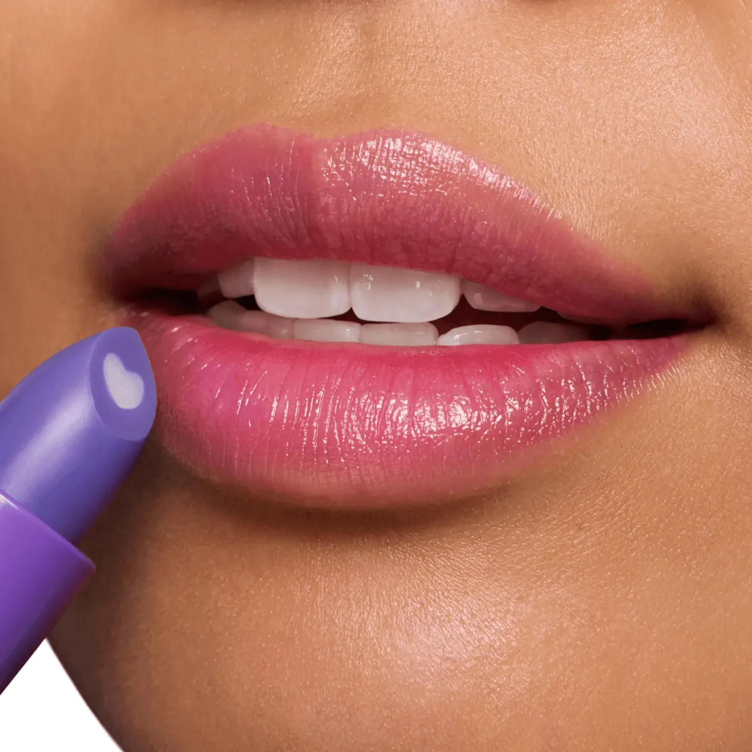 ESSENCE Balsamo Essence Labial Heart Core Afrutado color amarillo | Platanitos