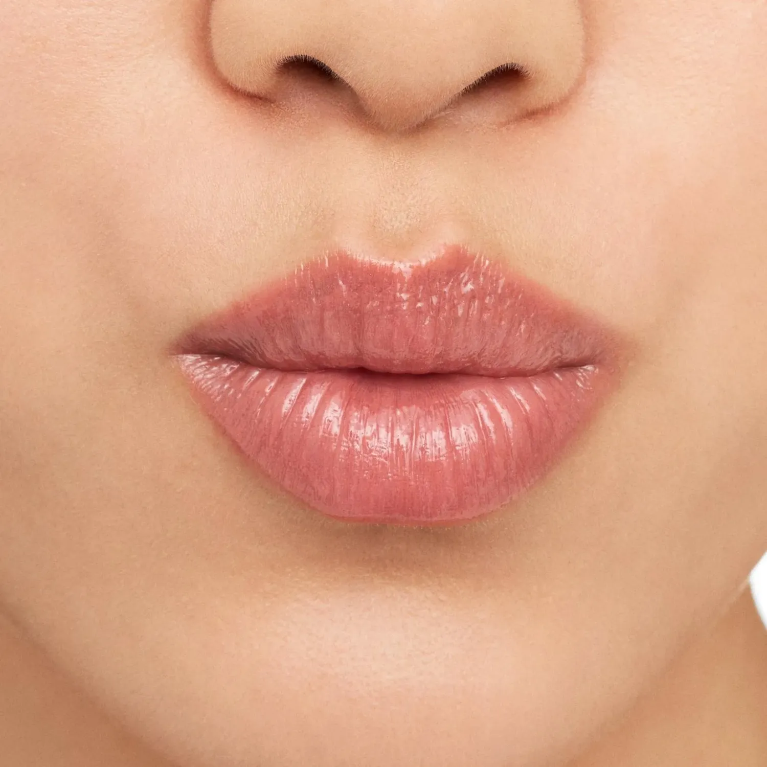 Labial Essence Brillante Glossy Glaze color livin la vida mocha | Platanitos