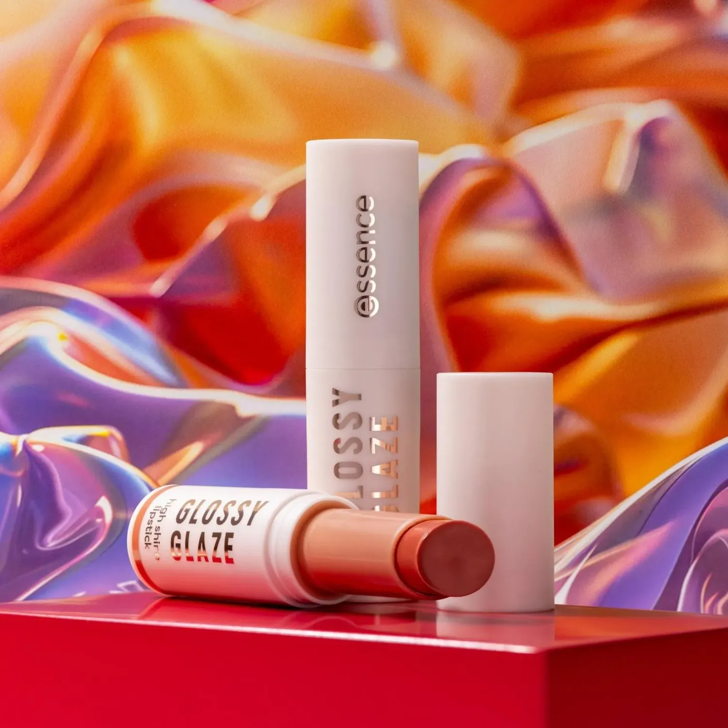 Labial Essence Brillante Glossy Glaze color on cloud nude | Platanitos