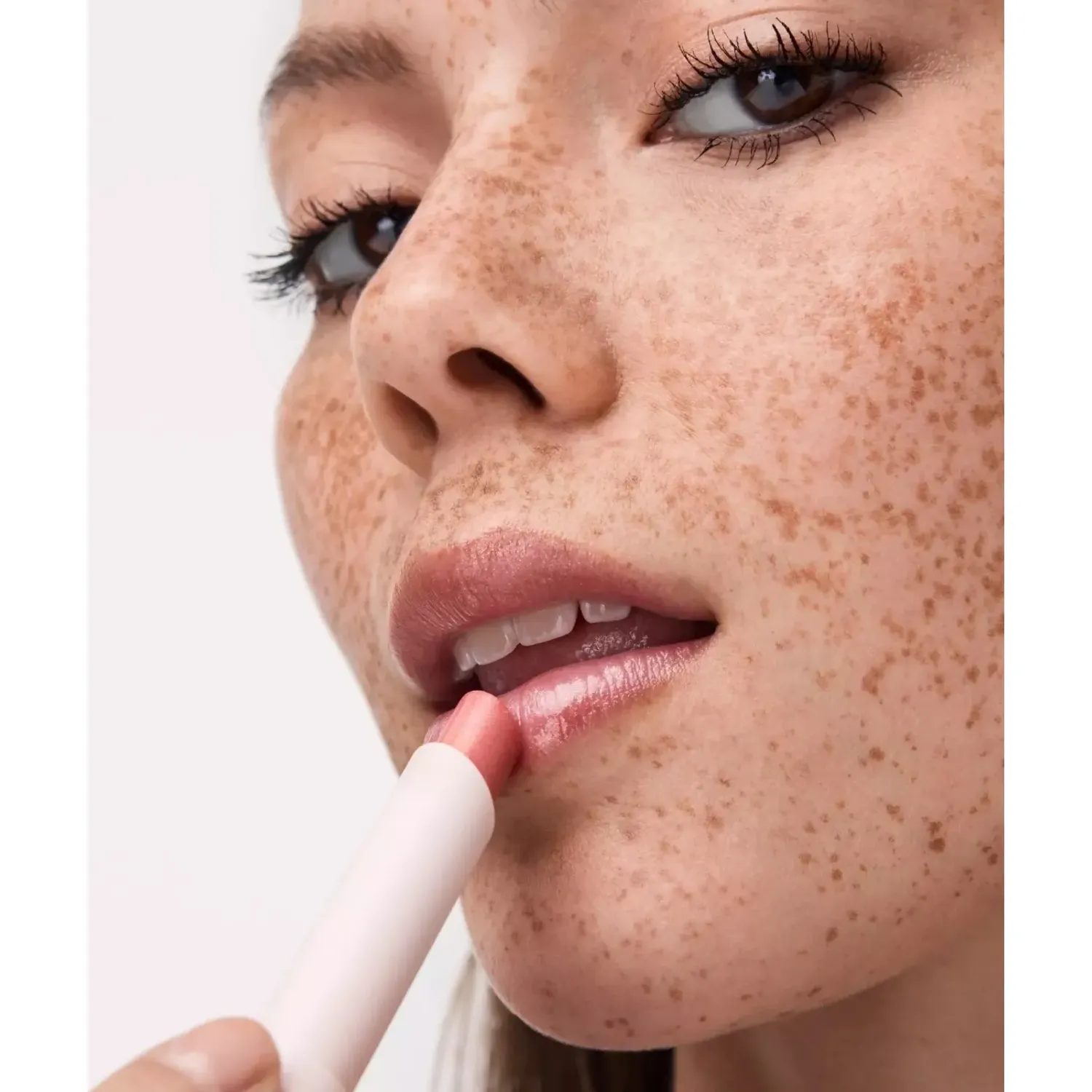CATRICE Brillo Catrice De Labios Diamond Glaze Gloss Stick color glow for it | Platanitos