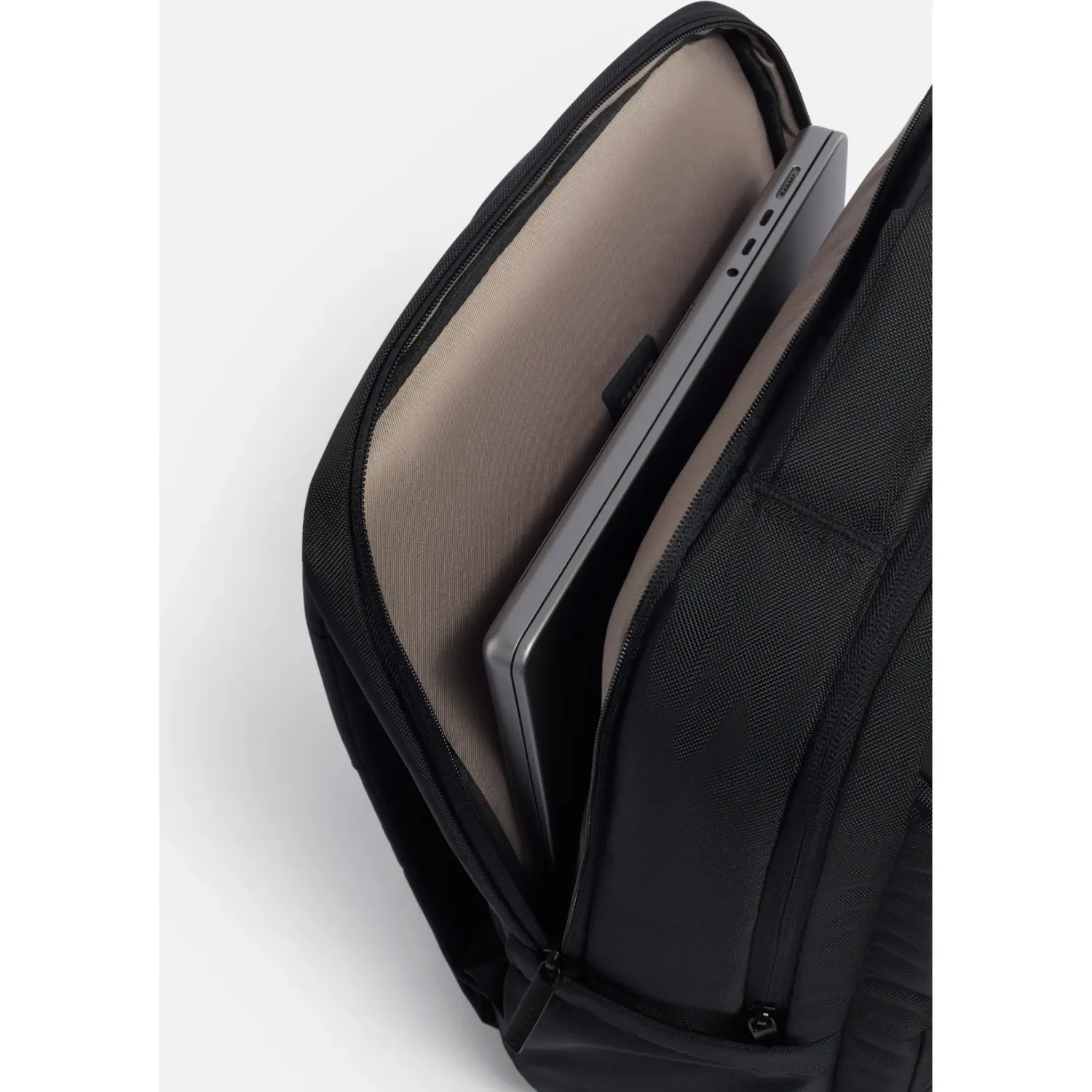 Mochila Crepier Hombre Lebron 2.0 Grande color negro | Platanitos