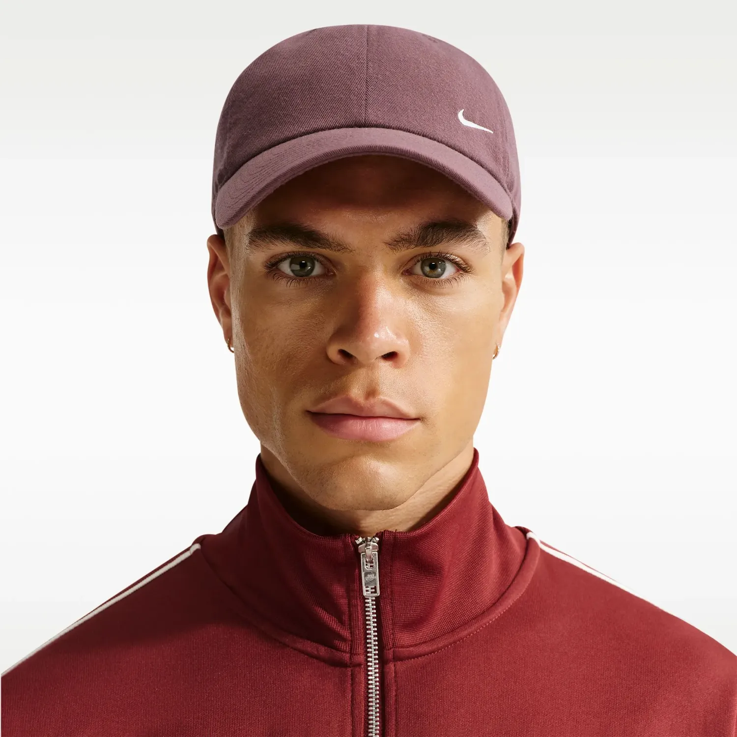 Gorra Nike Sportswear Sin Estructura Unisex Adulto Club Small Swoosh color purpura | Platanitos