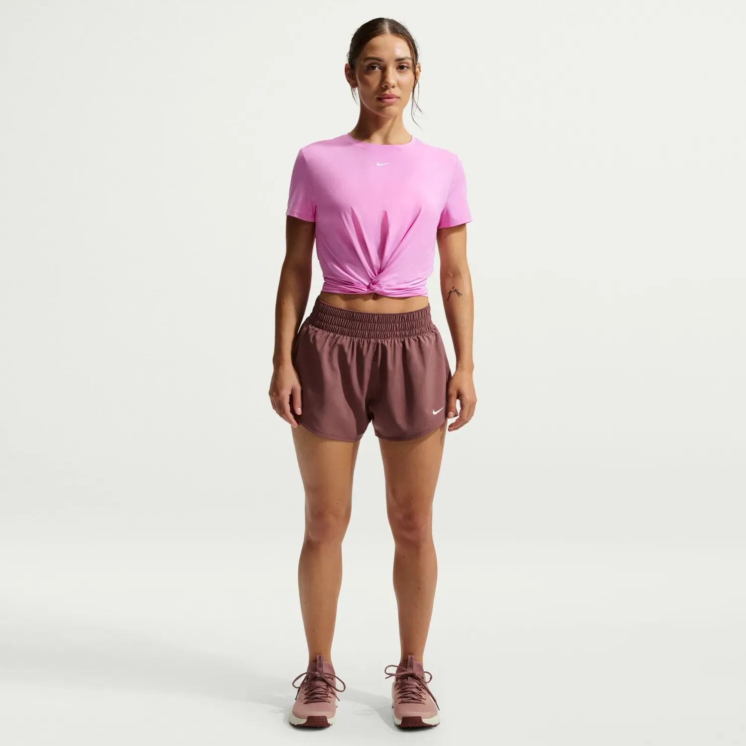 Camiseta Nike Manga Corta Training Mujer W Nk One Classic Twst Ss color rosado | Platanitos