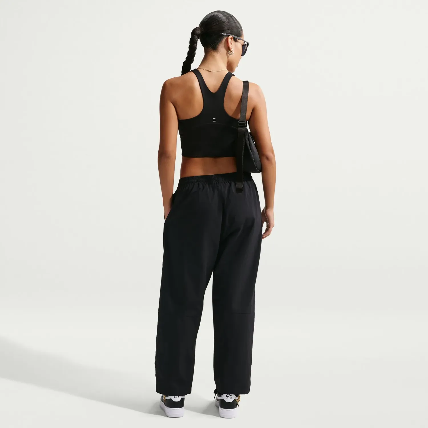 Bividi Nike Training Mujer W Tempo Dri-Fit Crop Bra Tank color negro | Platanitos