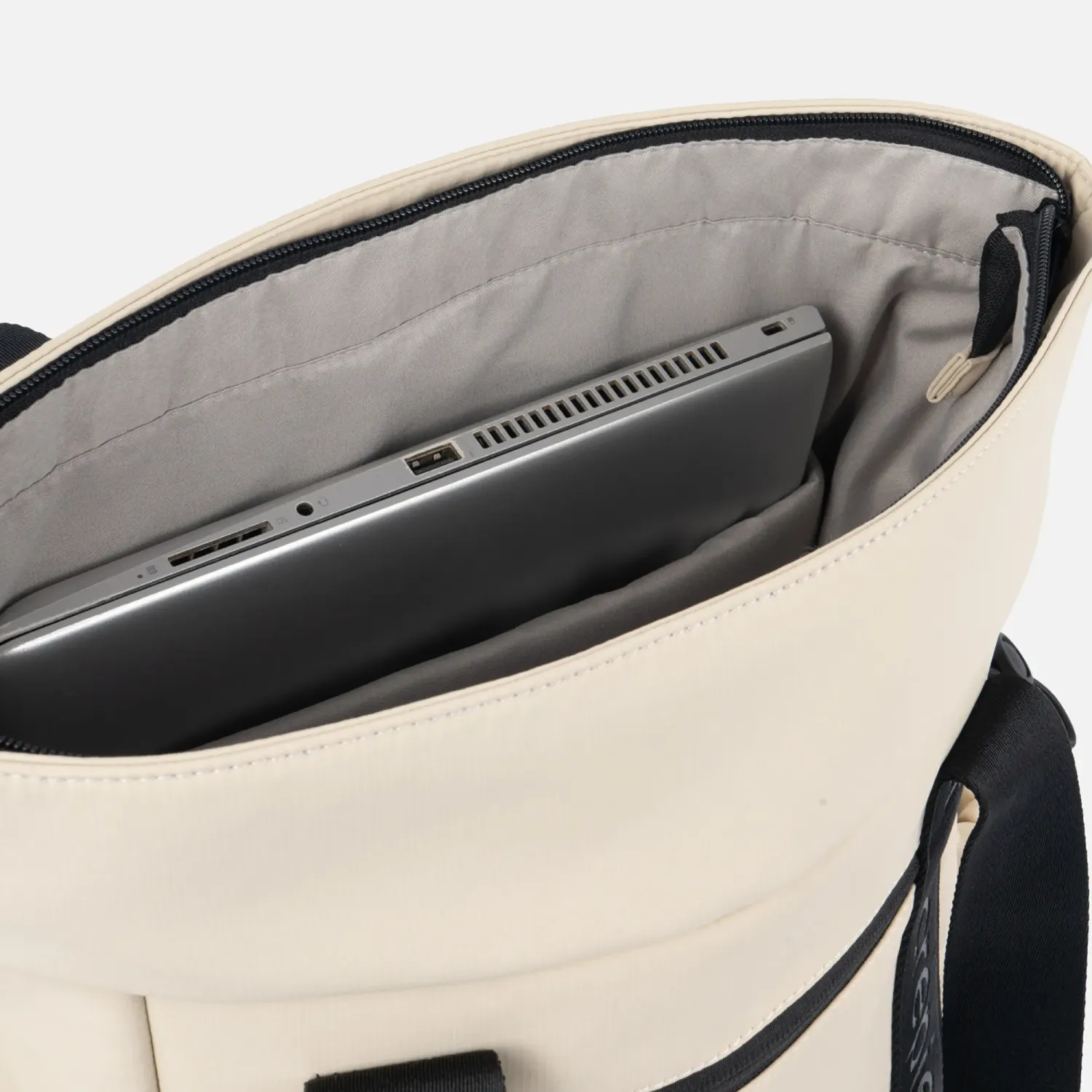 Mochila Crepier Mujer Tote Cardi Mediano color beige | Platanitos