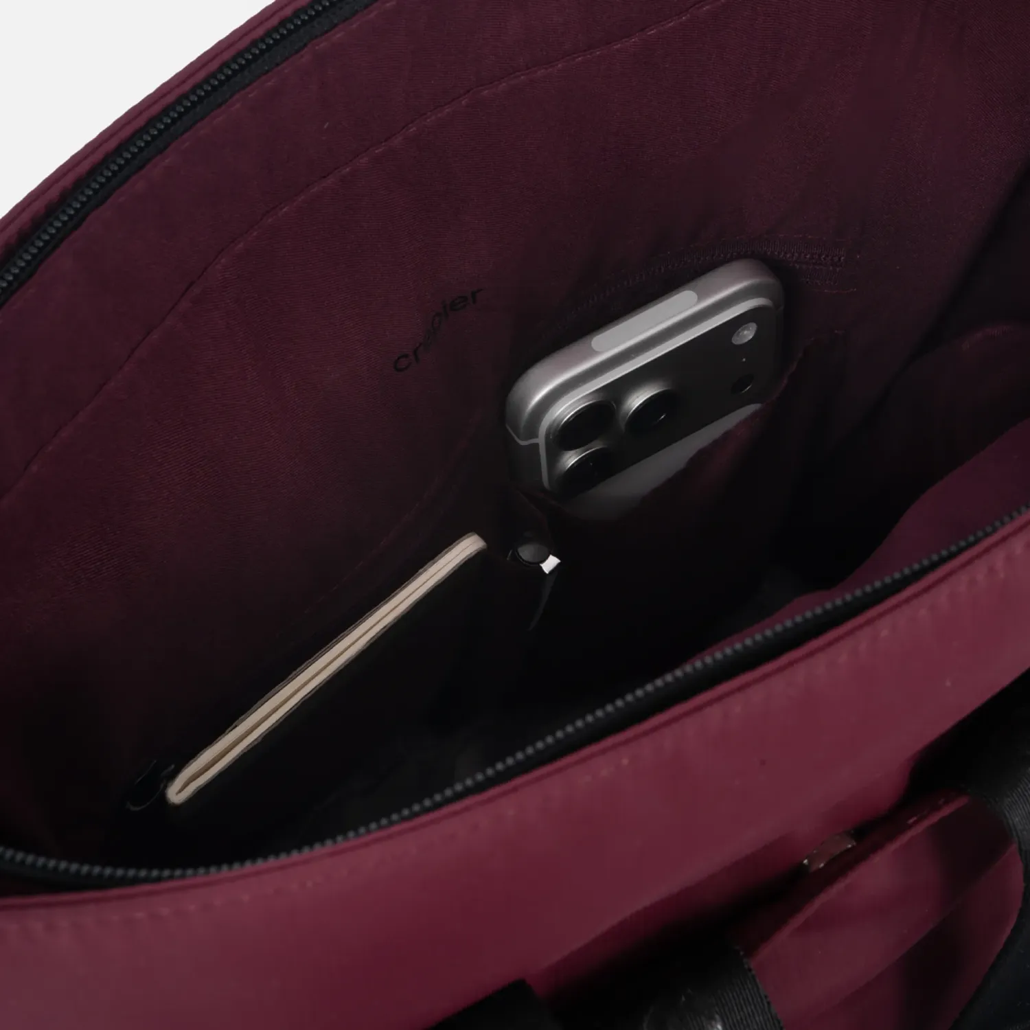 Mochila Crepier Mujer Tote Cardi Mediano color dark cherry | Platanitos