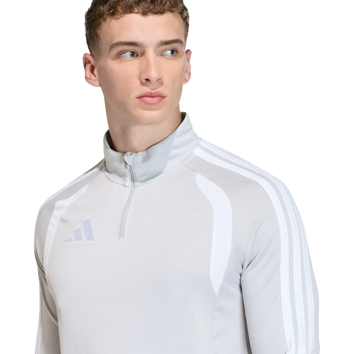 Polera Adidas Futbol Hombre Tiro26l Tr Top Climacool color gris / blanco | Platanitos
