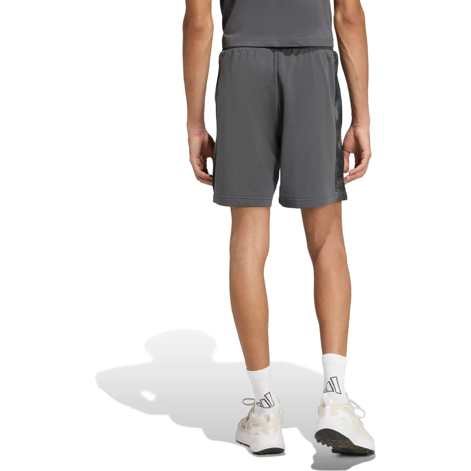 Short Adidas Deportivo Hombre M Camo Print Sh color plomo / negro | Platanitos