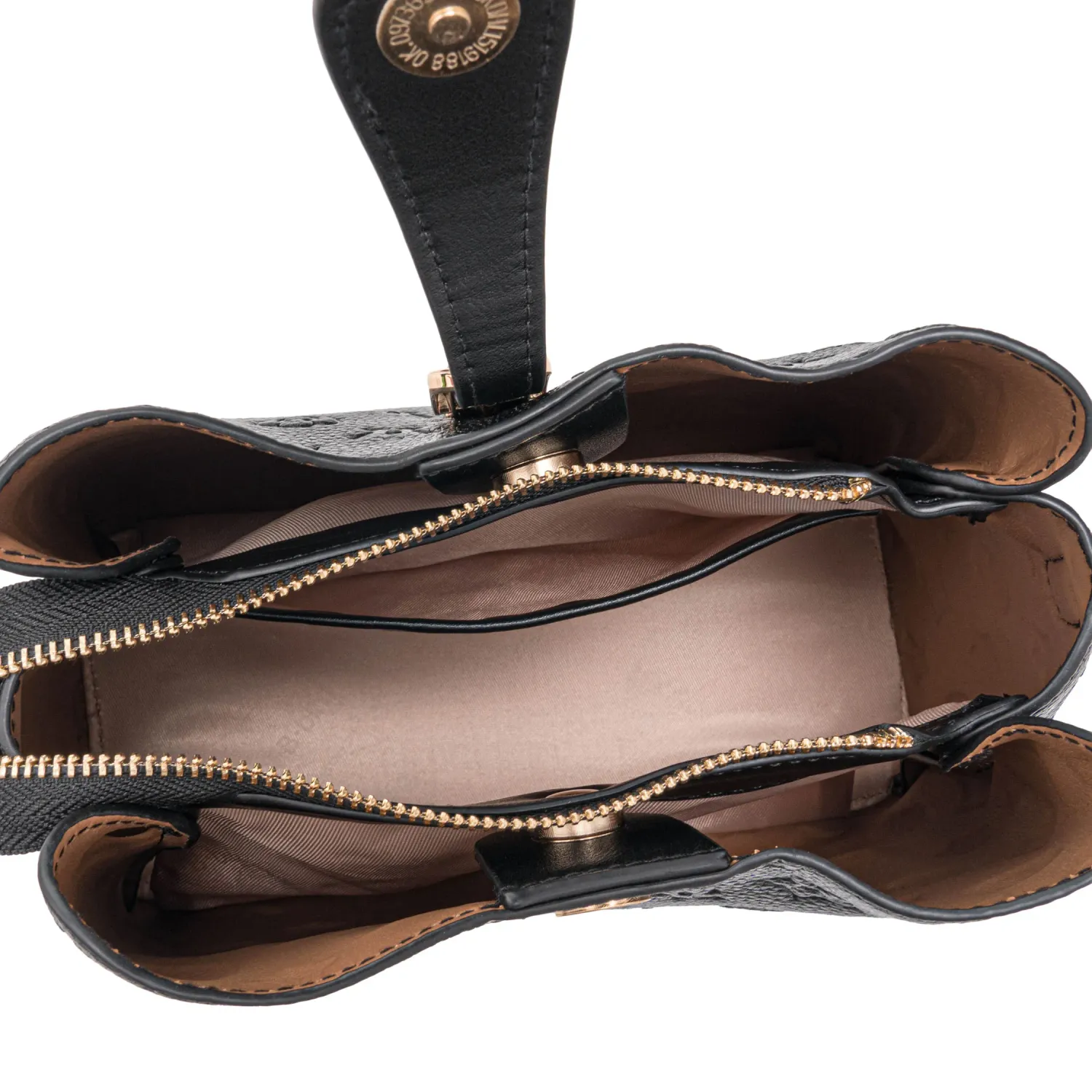 Cartera Limoni Casual Dama Pyrissa color negro | Platanitos