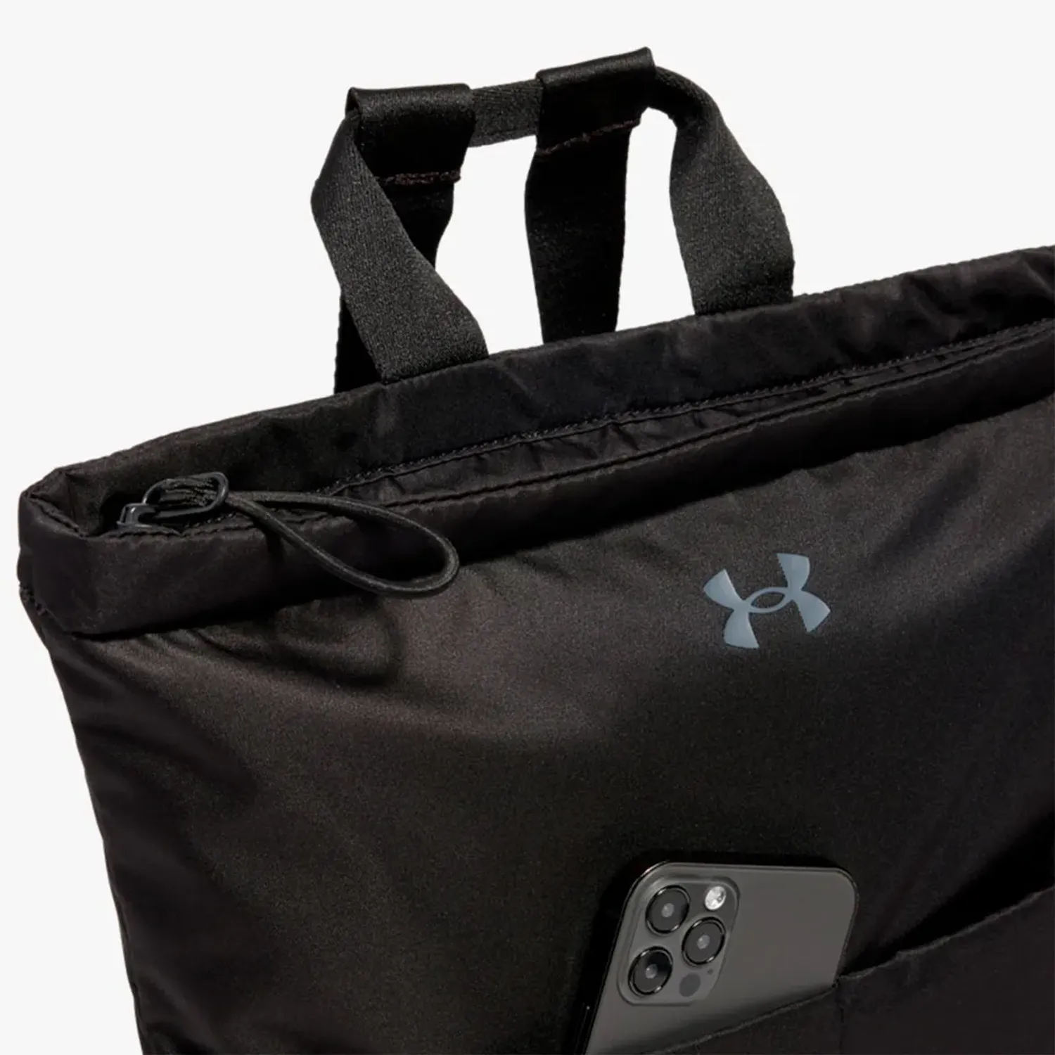 Mochila Under Armour Unisex Urbano Studio Lite color negro | Platanitos