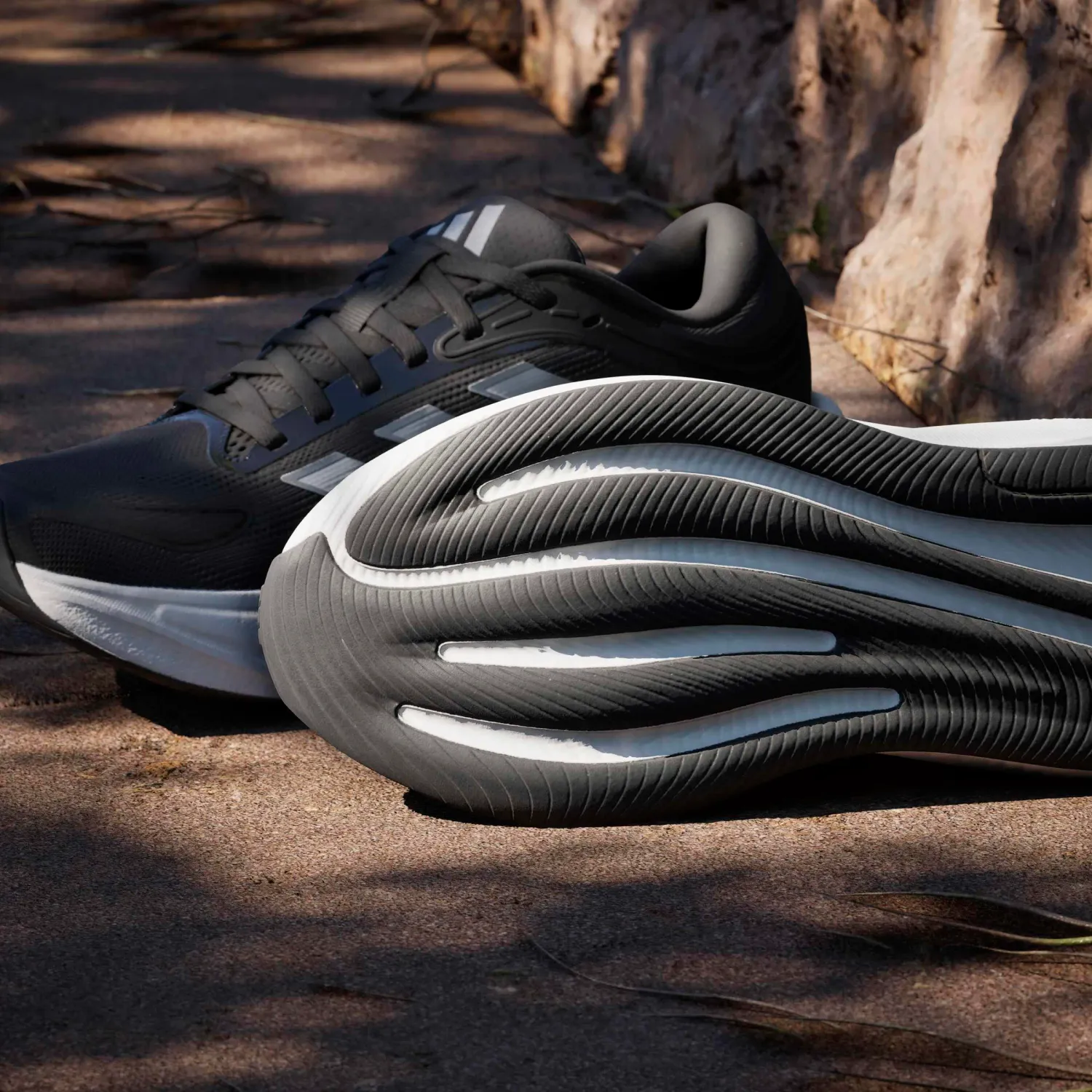 Zapatillas Adidas Running Mujer Response 2 W color negro / blanco | Platanitos