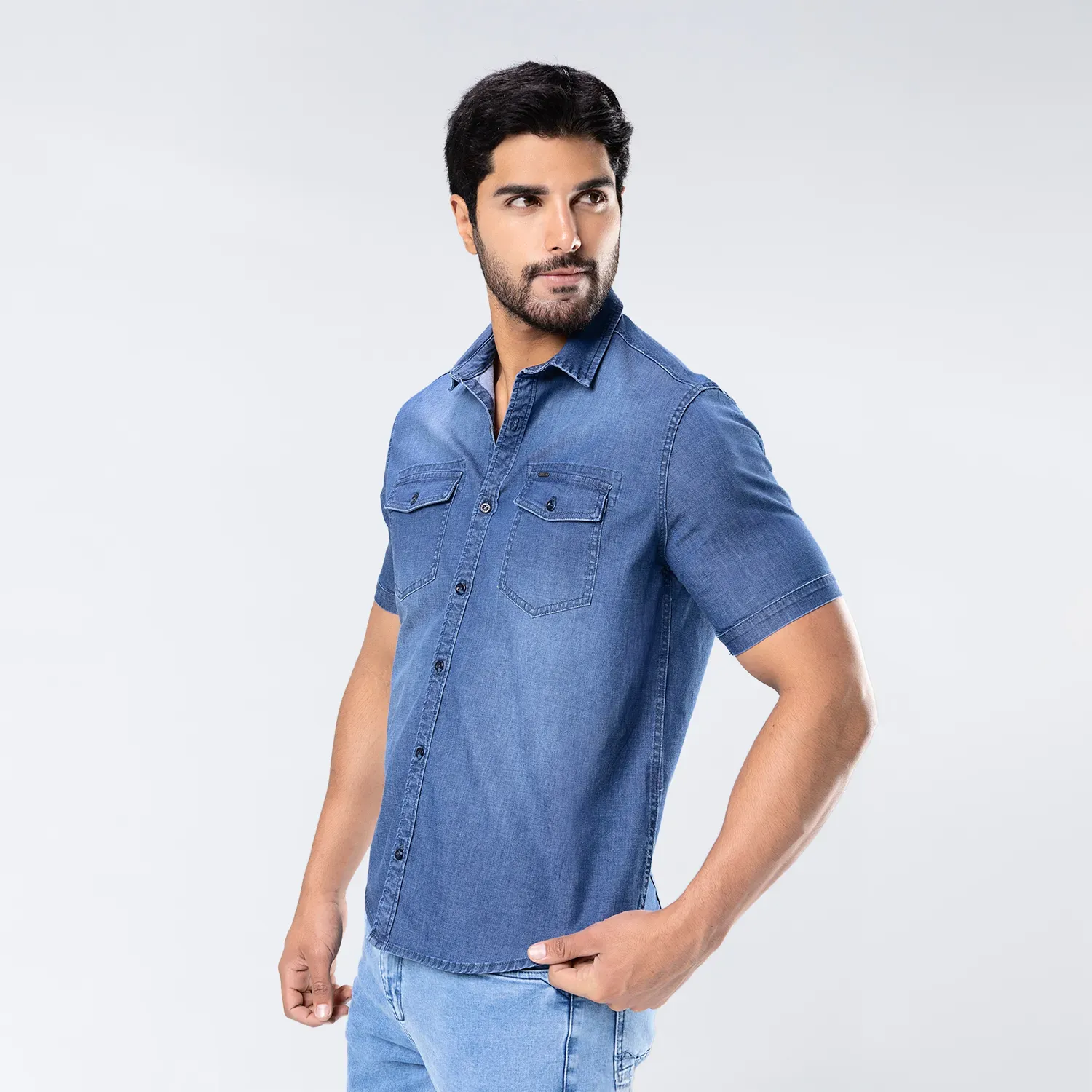 Camisa Kansas Manga Corta Hombre Farid Regular Fit color celeste | Platanitos