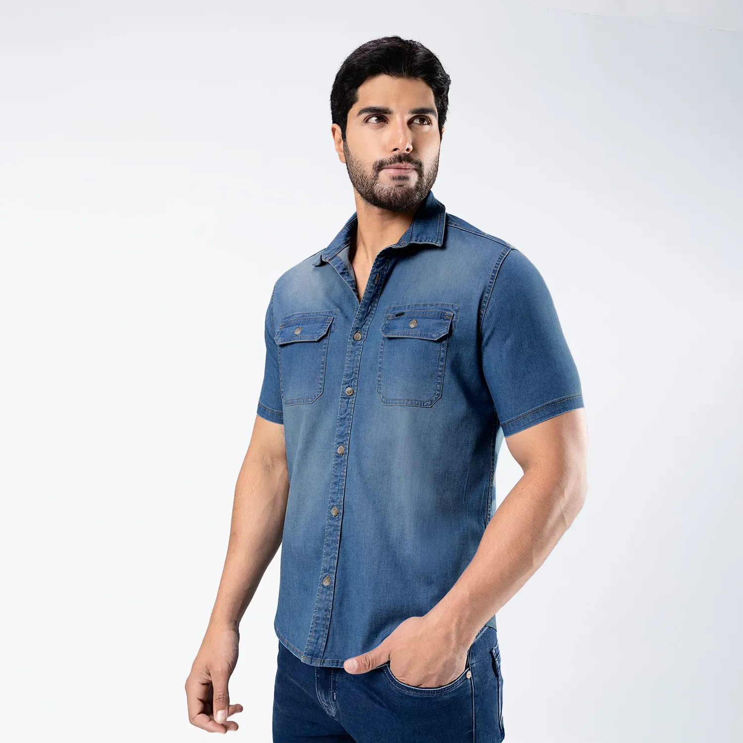 Camisa Kansas Manga Corta Hombre Farid Regular Fit color pepper | Platanitos