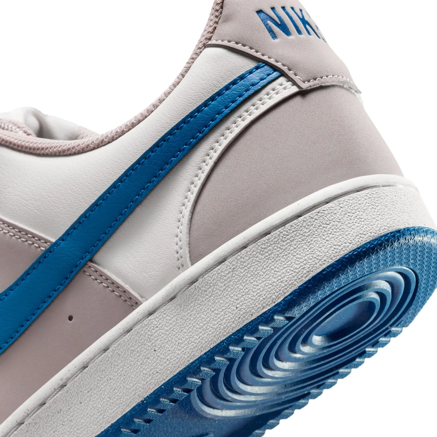 Zapatillas Nike Urbanas Hombre Court Vision Lo P Nbk color blanco / gris | Platanitos