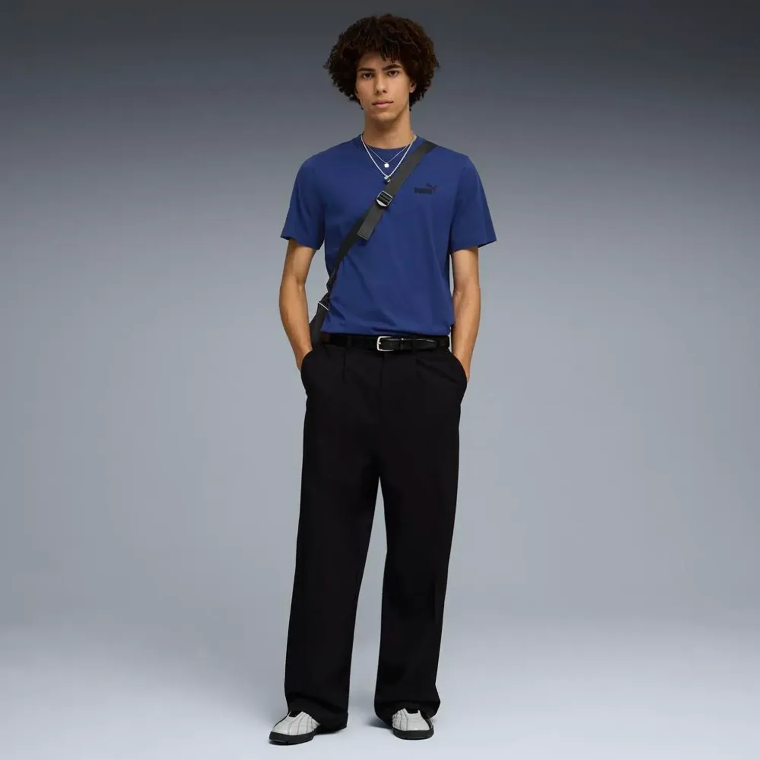 Polo Puma Deportivo Hombre Ess Small No. 1 Logo Tee color azul | Platanitos