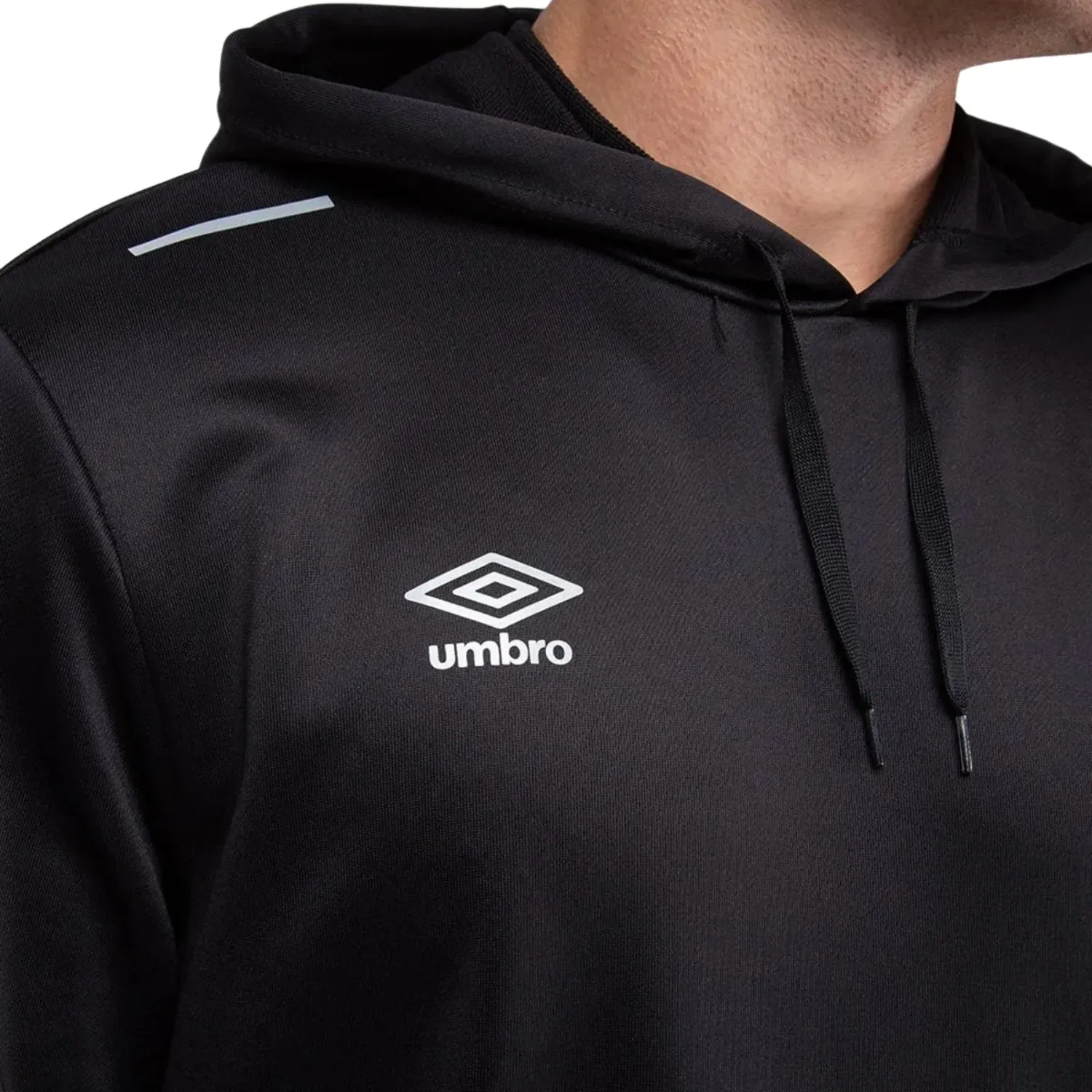 Polera Umbro Deportiva Hombre Training Hooded Top color negro | Platanitos