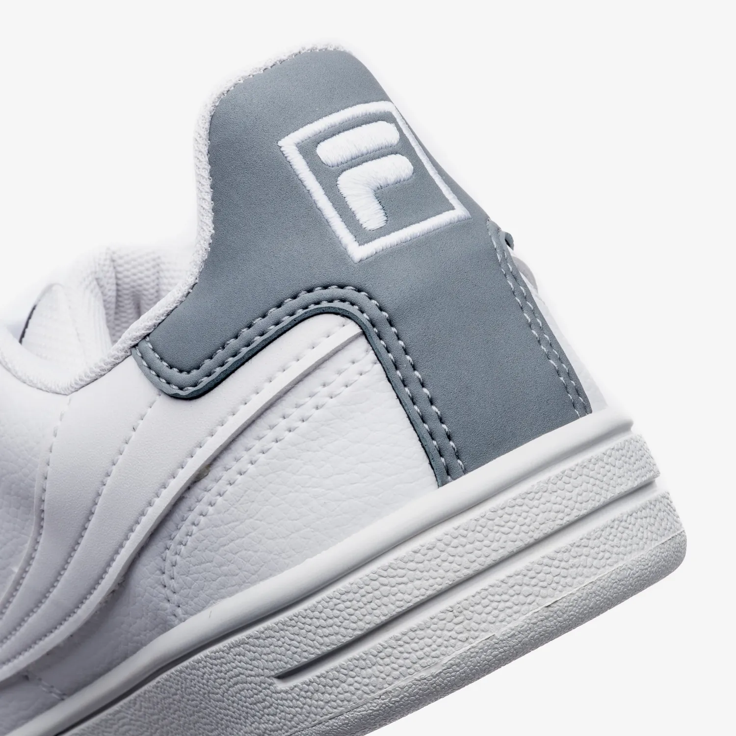 Zapatillas Fila Urbanas Hombre Court 90 Sport color blanco / grafito | Platanitos