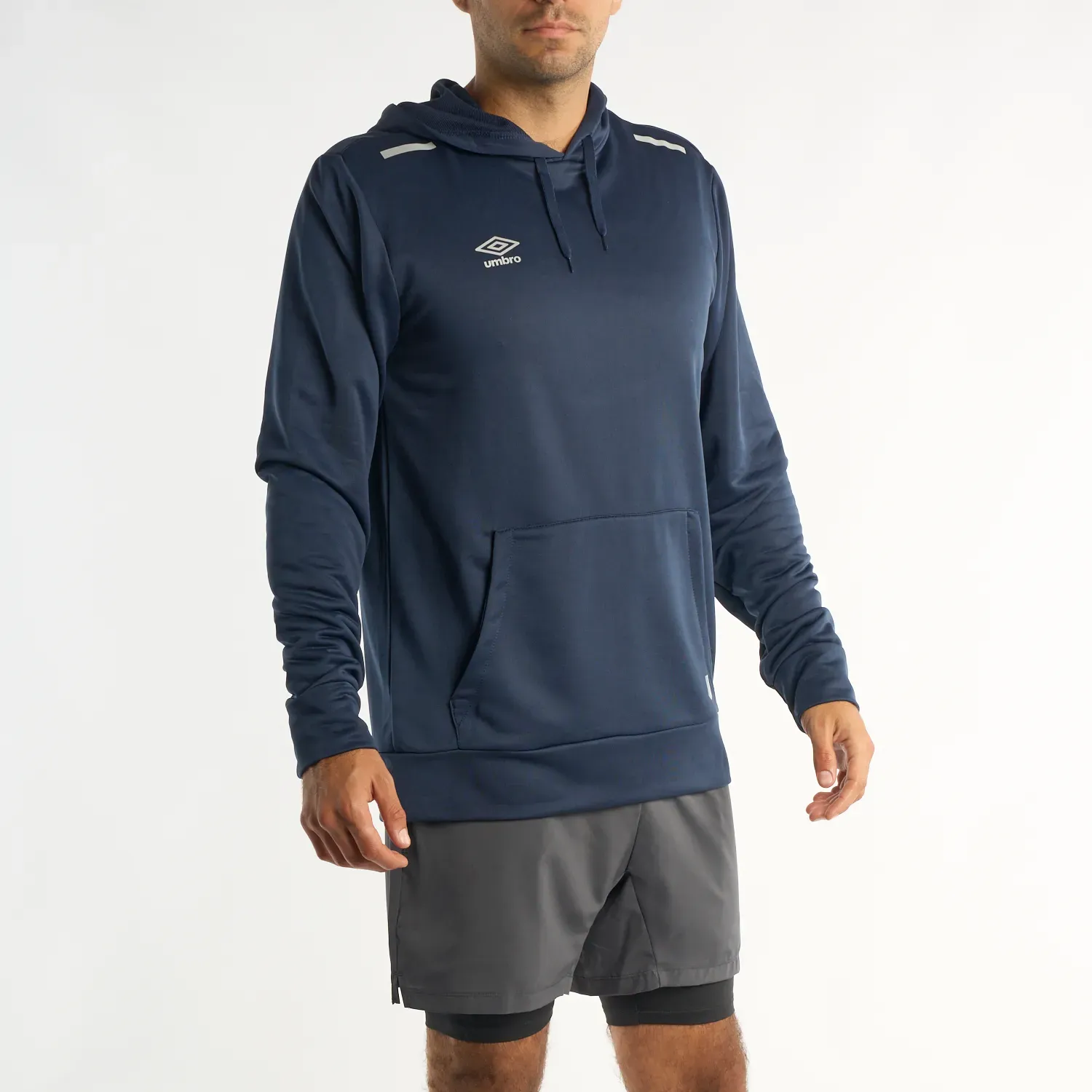Polera Umbro Deportiva Hombre Training Hooded Top color navy | Platanitos