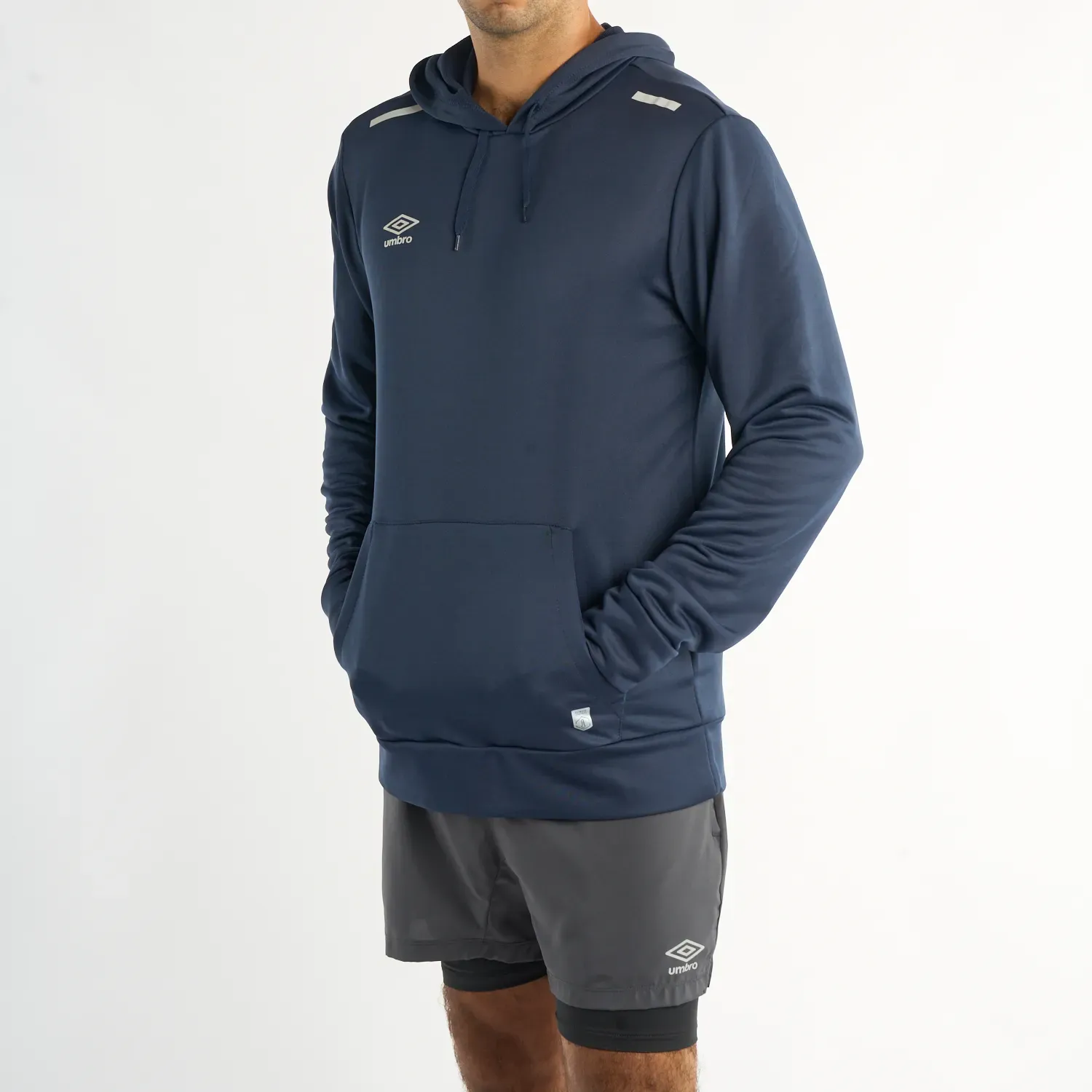 Polera Umbro Deportiva Hombre Training Hooded Top color navy | Platanitos