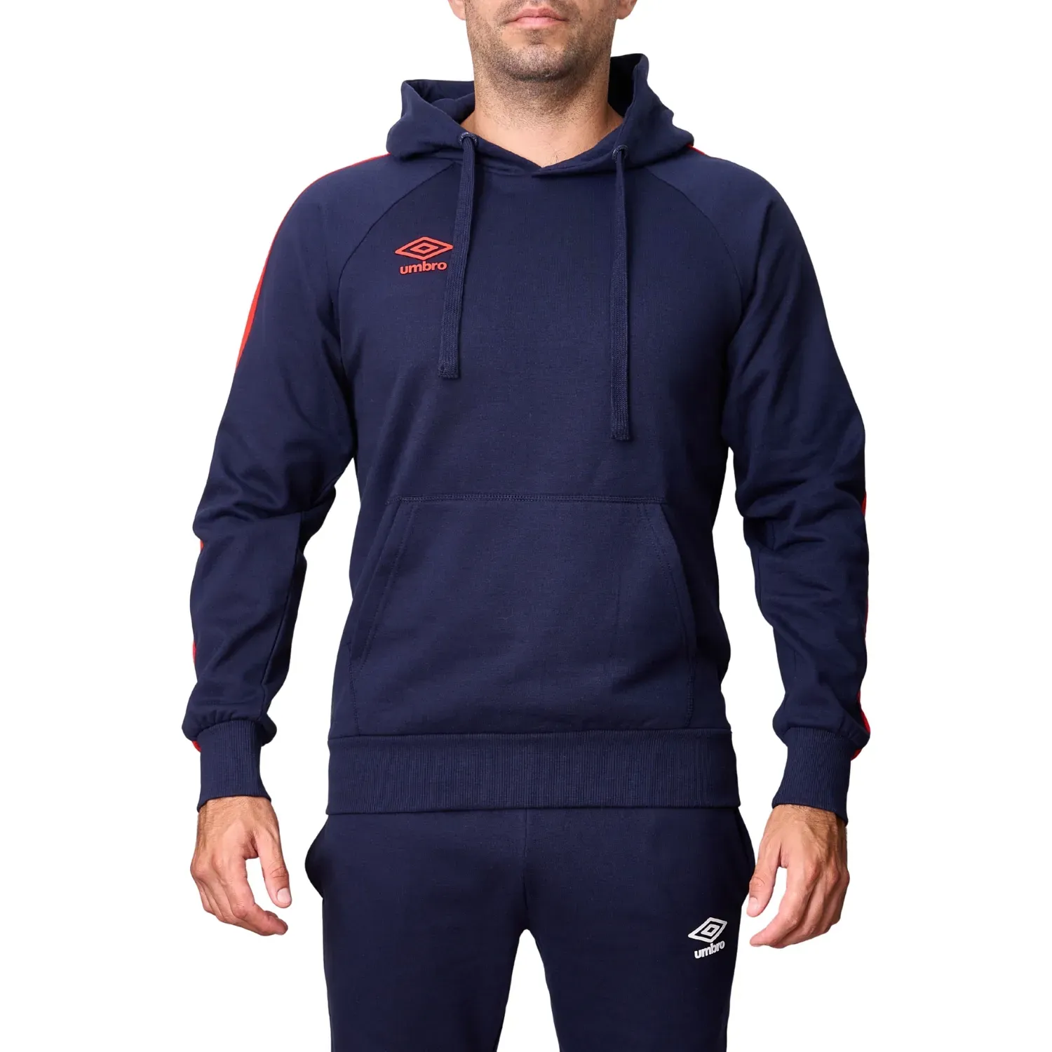 Polera Umbro Deportiva Hombre Small Logo Hoodie color navy / rojo | Platanitos