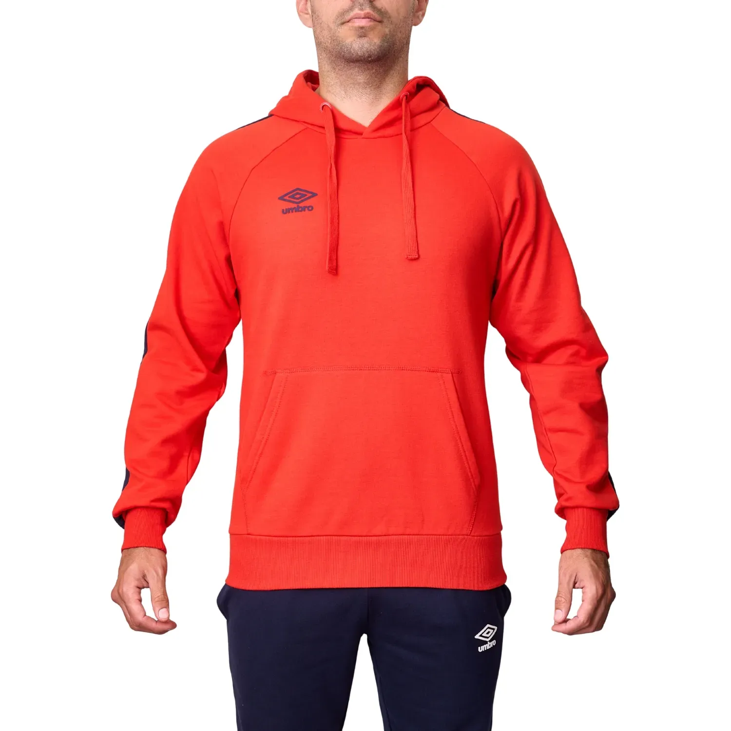 Polera Umbro Deportiva Hombre Small Logo Hoodie color rojo / azul | Platanitos