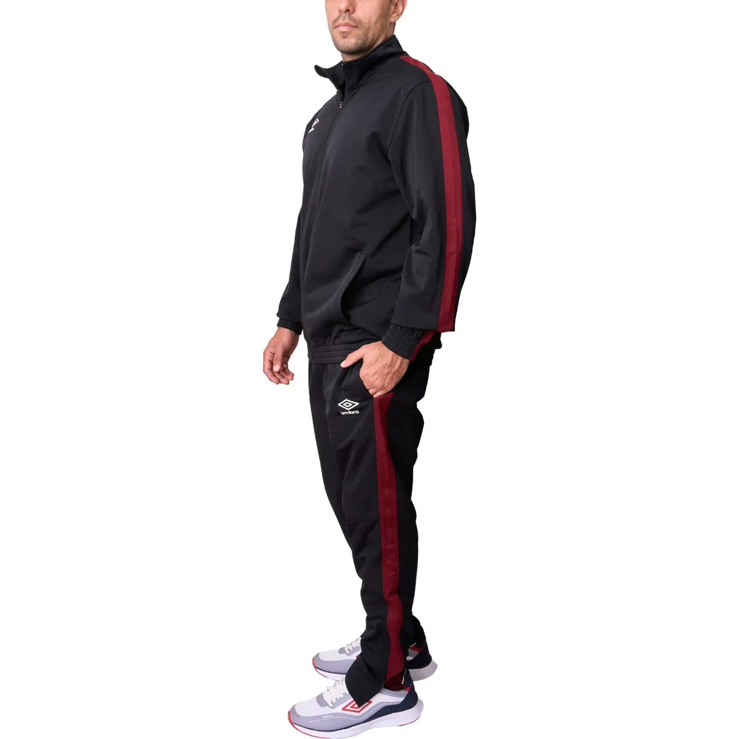 Conjunto Umbro Deportivo Hombre Knit Tracksuit color navy / rojo | Platanitos