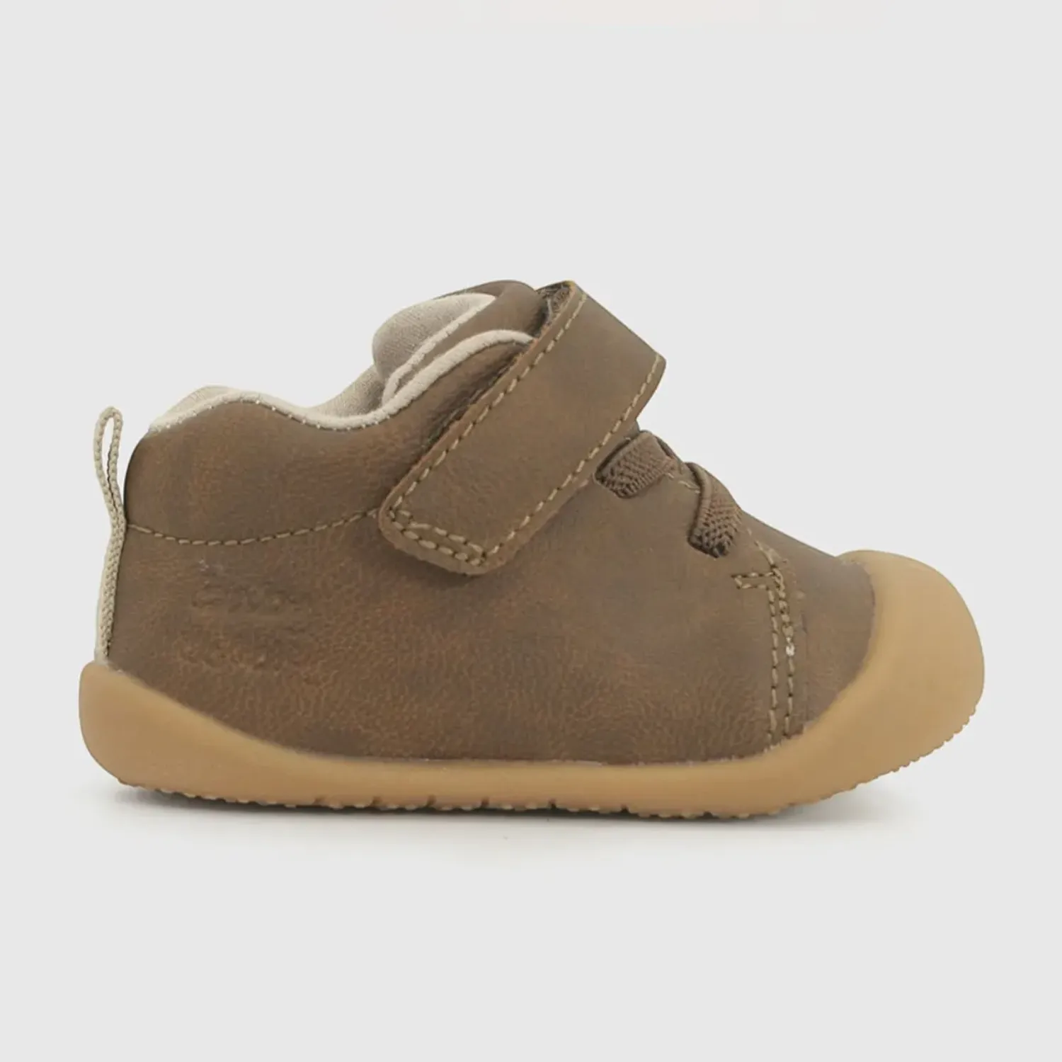 Zapato Colloky Niño Gb 21010260i26 color café | Platanitos